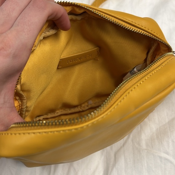 Mustard yellow purse - Picture 2 of 2